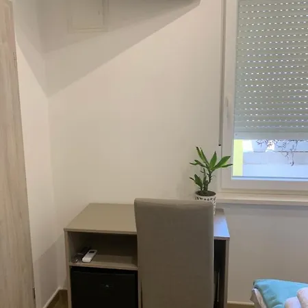 Rirooms *