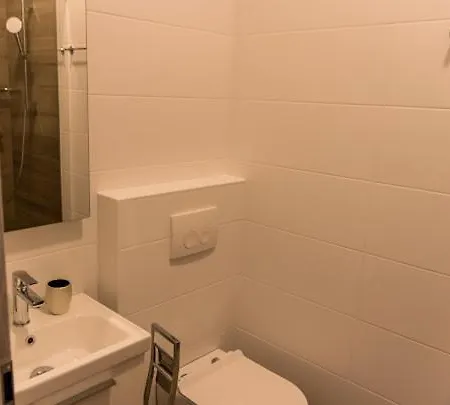 Rirooms