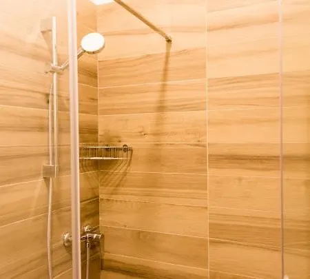 Rirooms