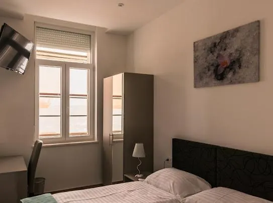 Rirooms Hotel a capsule Fiume